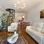게스트하우스 Castello Rausch 4*