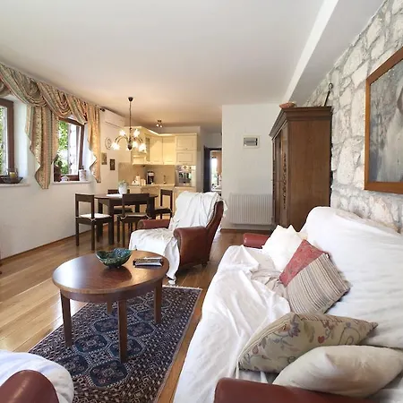 Πανσιόν Castello Rausch 4*
