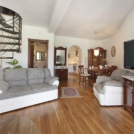 Castello Rausch Valkarin