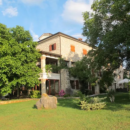 Gostinjska kuća Castello Rausch 4*